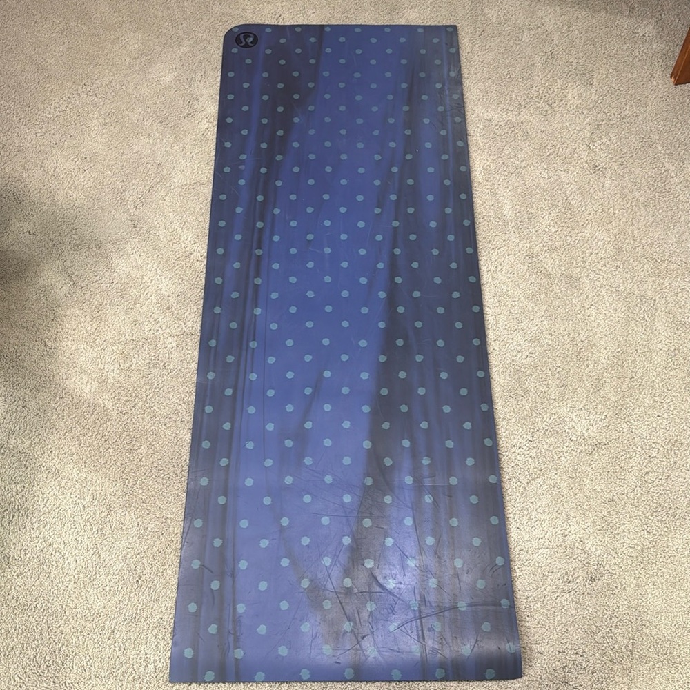 Lululemon LOT Mat 5mm Ghost Dot Arctic Teal/Sapphire Blue, strap, wrist pads